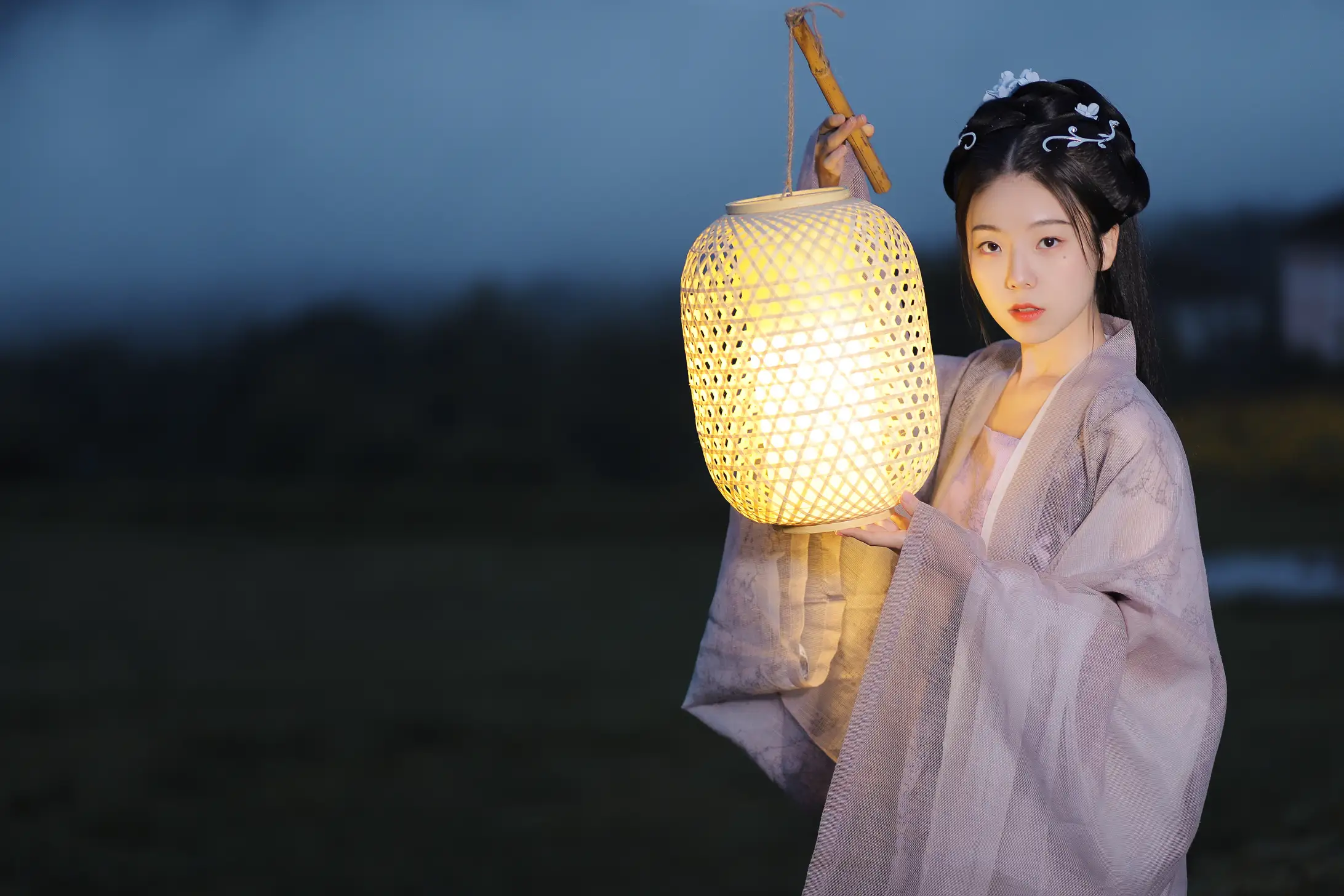 [YITUYU] 2022.02.05 Vol.753 – Hold a lantern to illuminate the rivers and mountains A sweetheart#[22P]-5